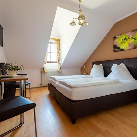 Weingut Burger Hotell Kalladorf Eksteriør bilde