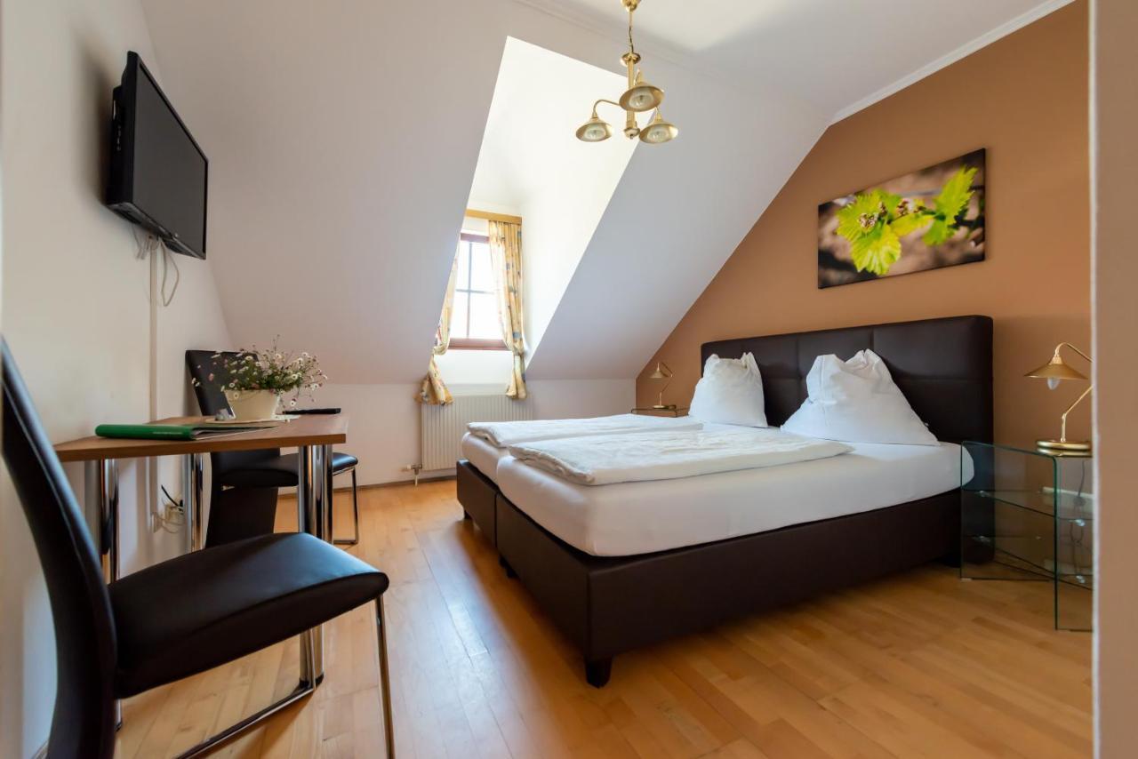 Weingut Burger Hotell Kalladorf Eksteriør bilde