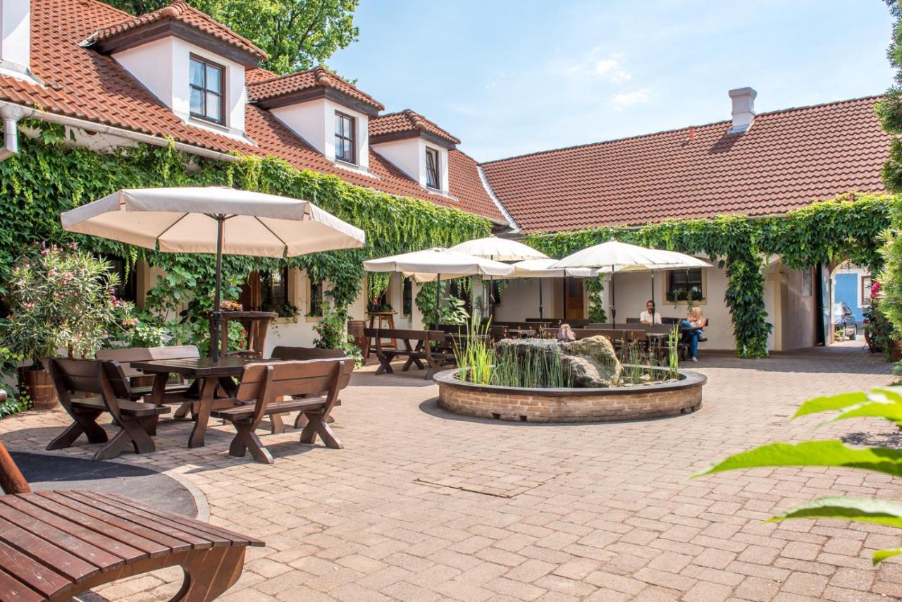Weingut Burger Hotell Kalladorf Eksteriør bilde