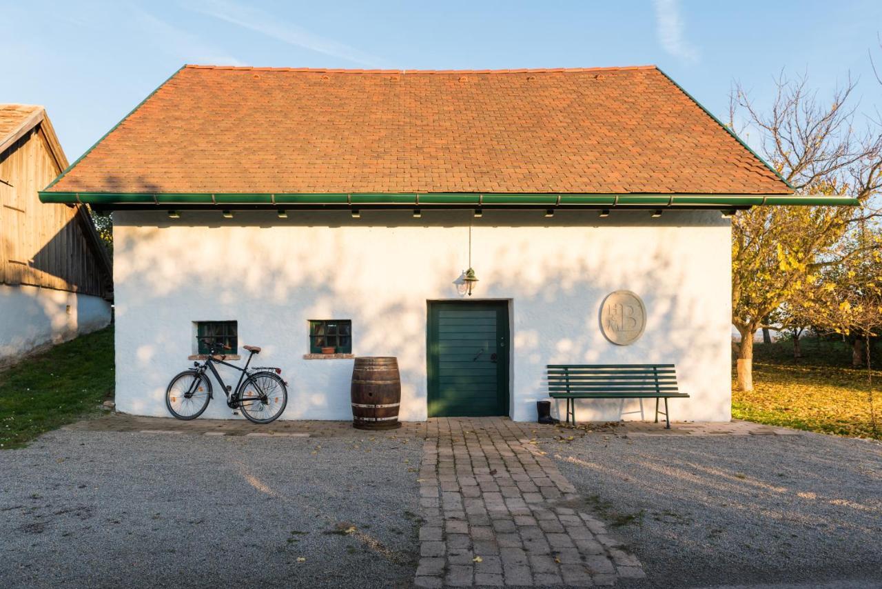 Weingut Burger Hotell Kalladorf Eksteriør bilde
